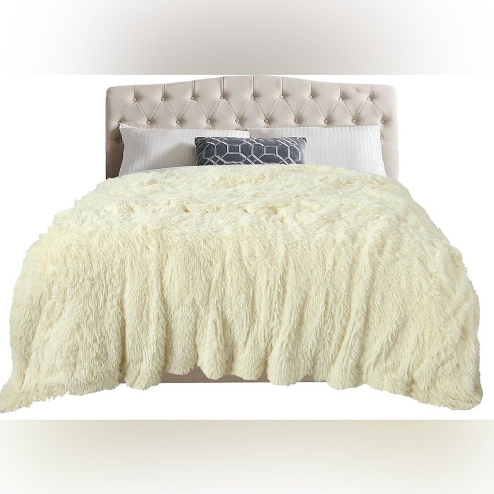 BN factory sealed 78”x90” queen super fuzzy blanket “Bartlett pear” soft yellow